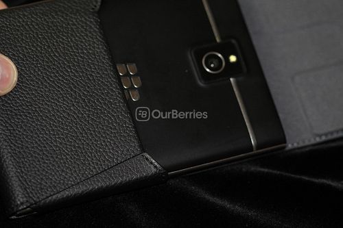 BlackBerry Passport Leather Swivel Holster with phone back